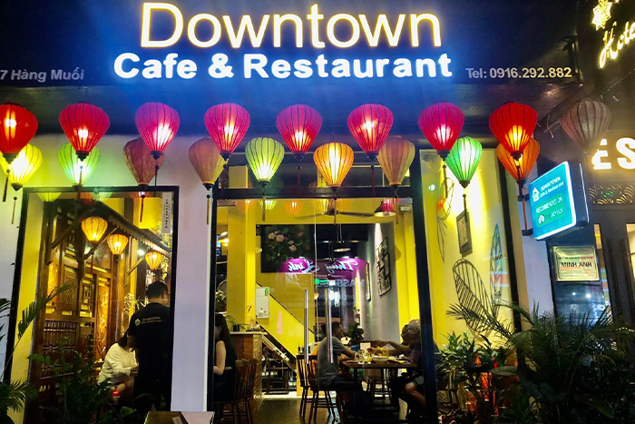 Downtown cafe and restaurant 